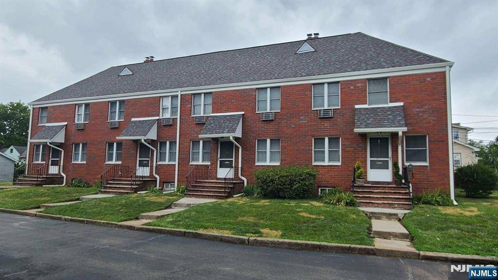 Teaneck, NJ 07666,251 Fort Lee RD