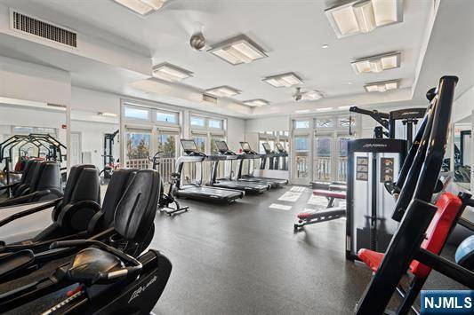 North Bergen, NJ 07047,7400 River RD #204