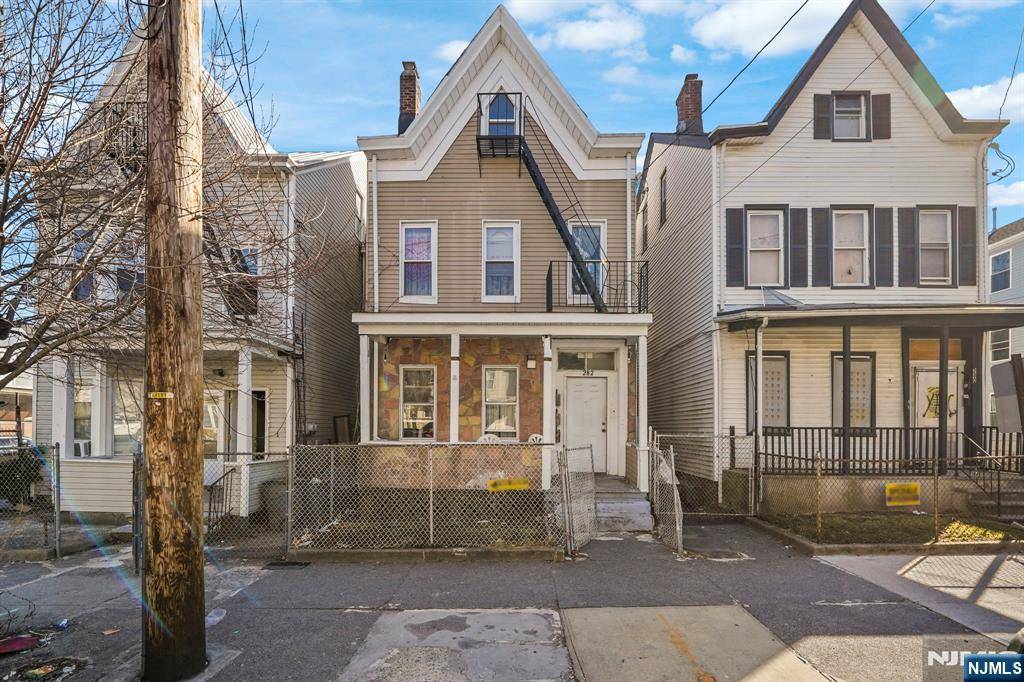 Paterson, NJ 07501,282 Hamilton AVE