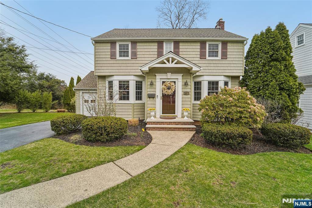 Glen Rock, NJ 07452,27 Highland RD