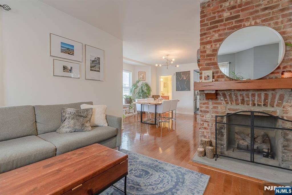 Montclair, NJ 07042,56 Forest ST #1