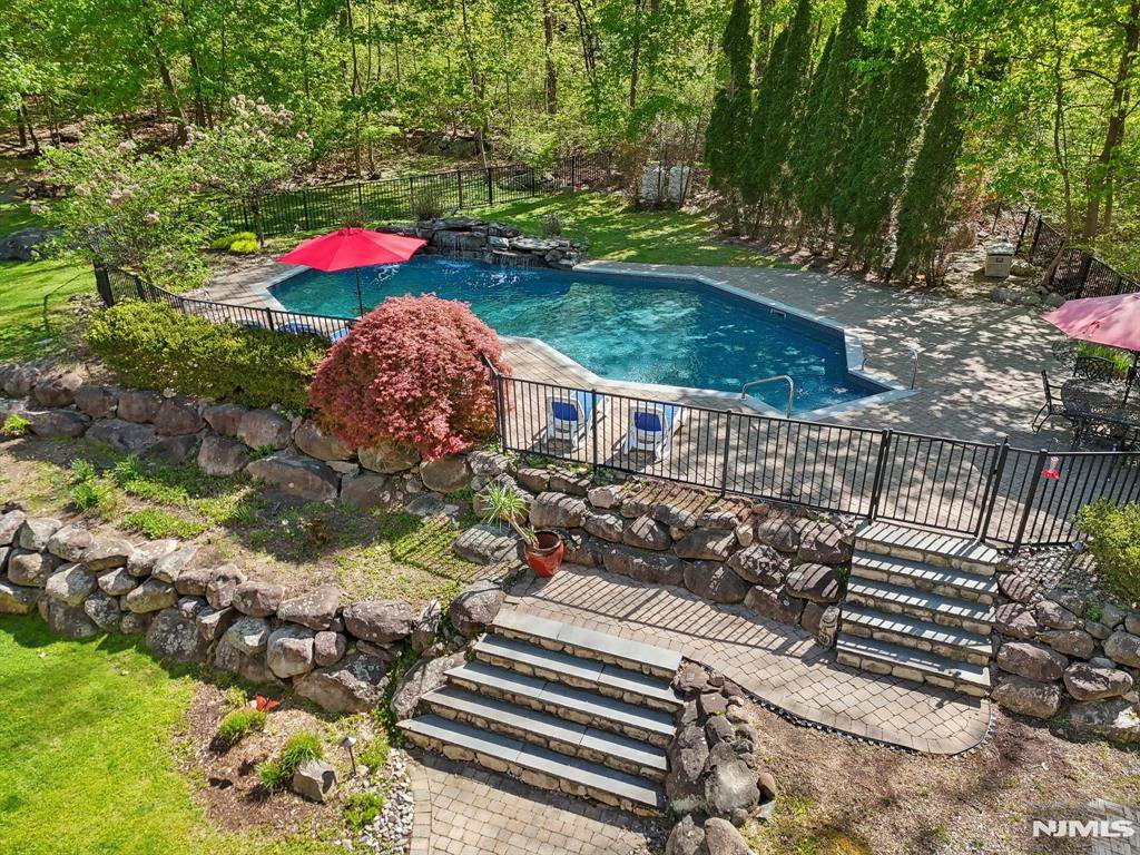 Mahwah, NJ 07430,41 Snow DR
