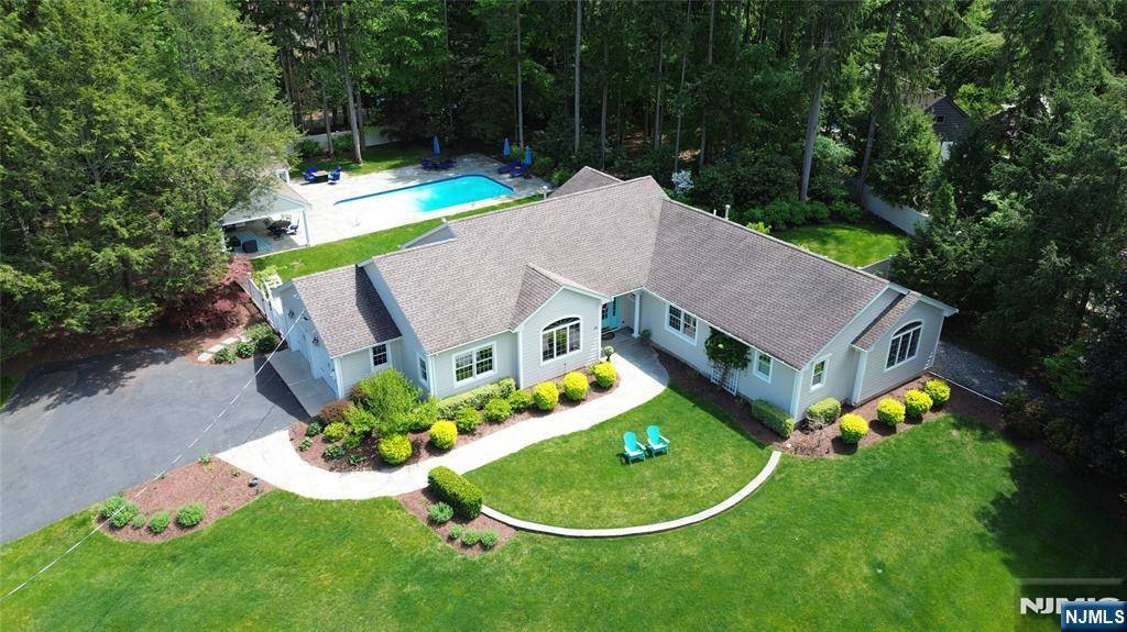 Allendale, NJ 07401,28 Scott CT