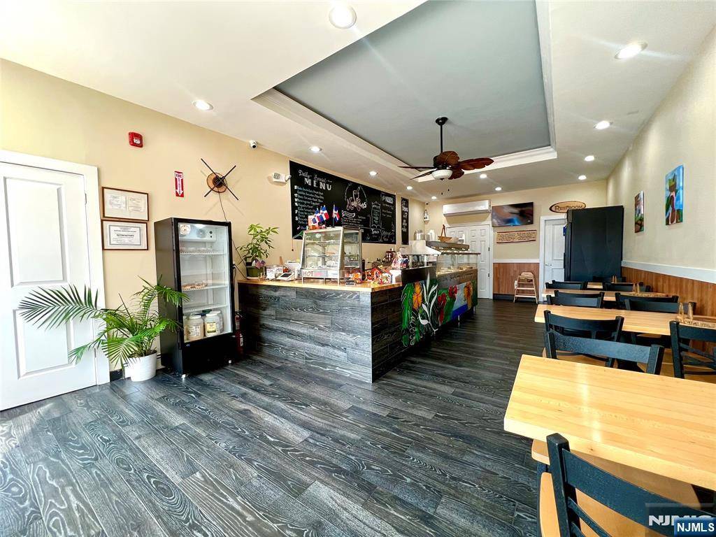 Ridgefield Park, NJ 07660,236-238 Main ST