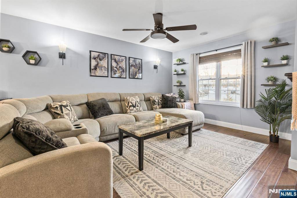 Saddle Brook, NJ 07663,264 Midland AVE #2
