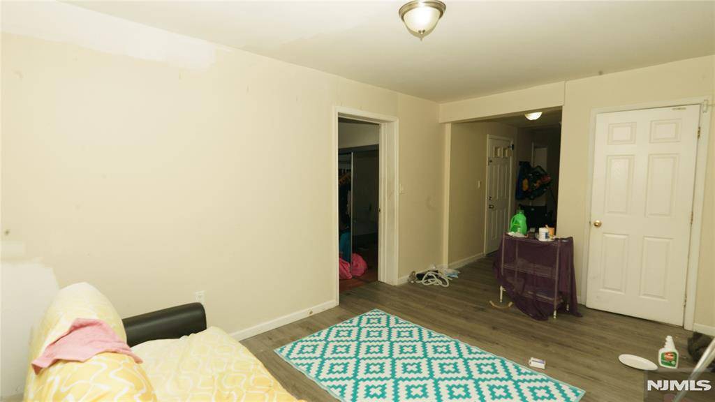Irvington, NJ 07111,121 Brookside AVE