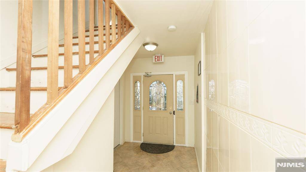 Irvington, NJ 07111,121 Brookside AVE