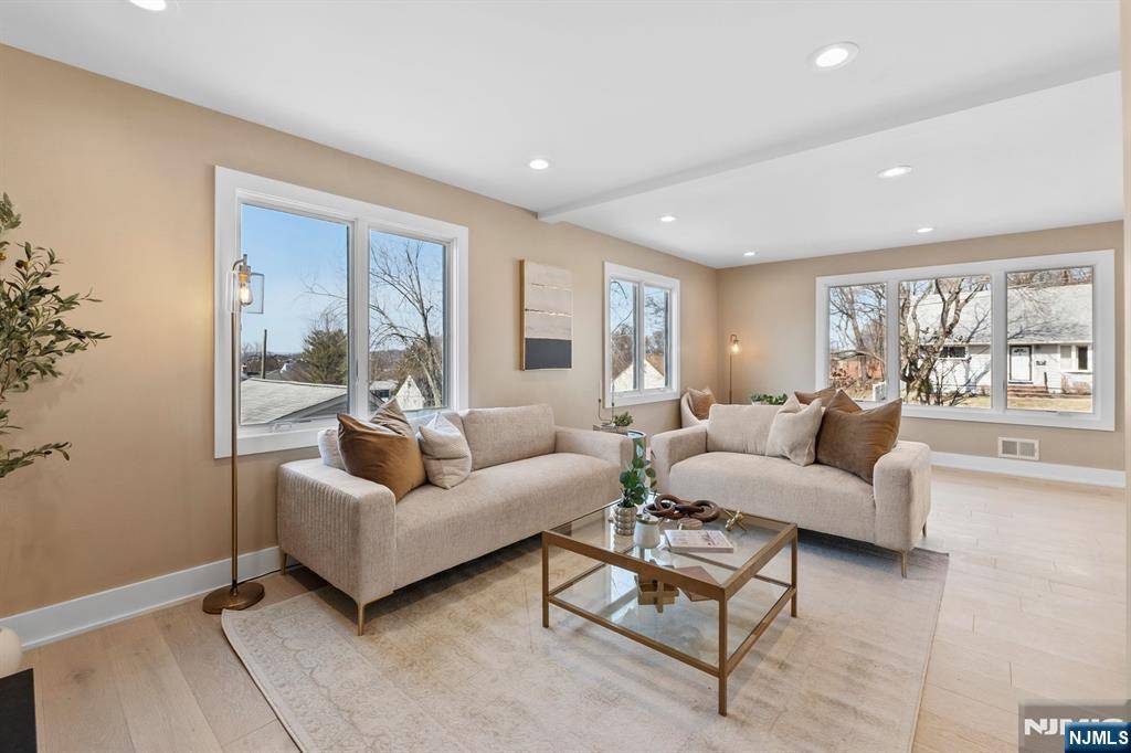 Woodland Park, NJ 07424,12 Borkowski PL