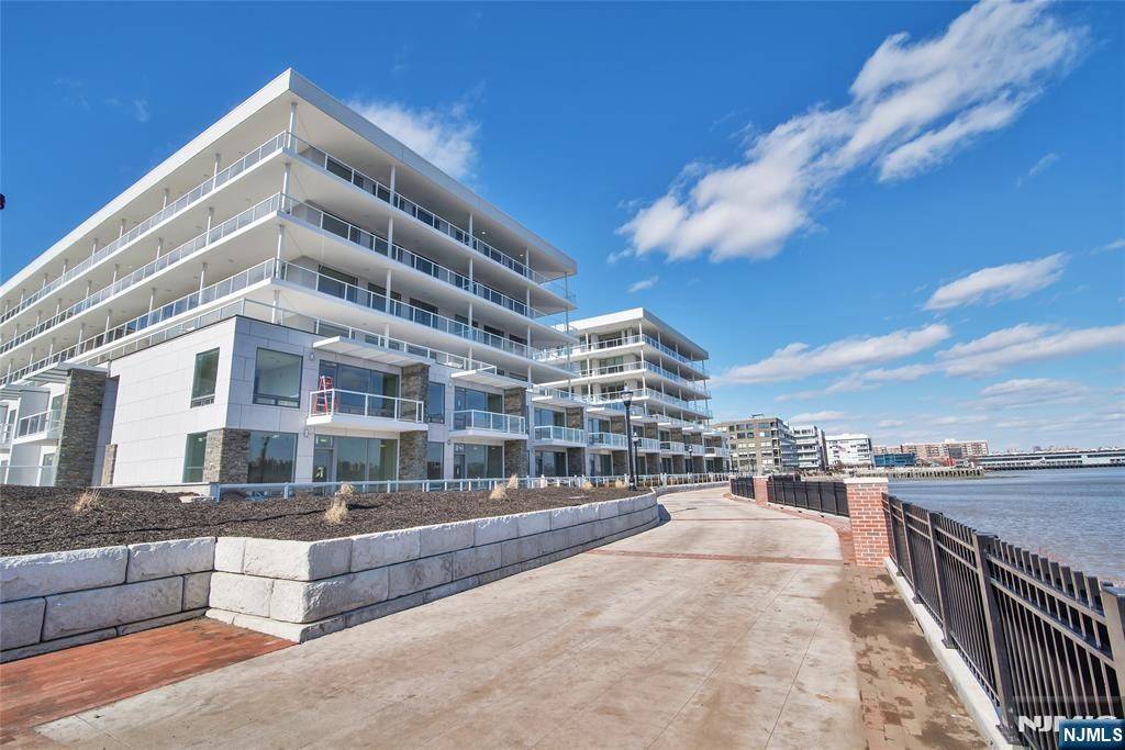 Edgewater, NJ 07020,3 Somerset LN #505