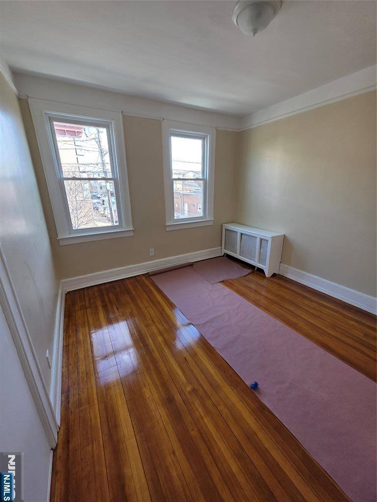 Cliffside Park, NJ 07010,246 Walker ST #3
