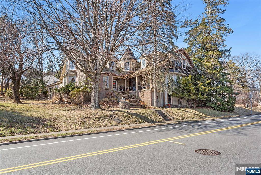 Hawthorne, NJ 07506,400 Goffle Hill RD