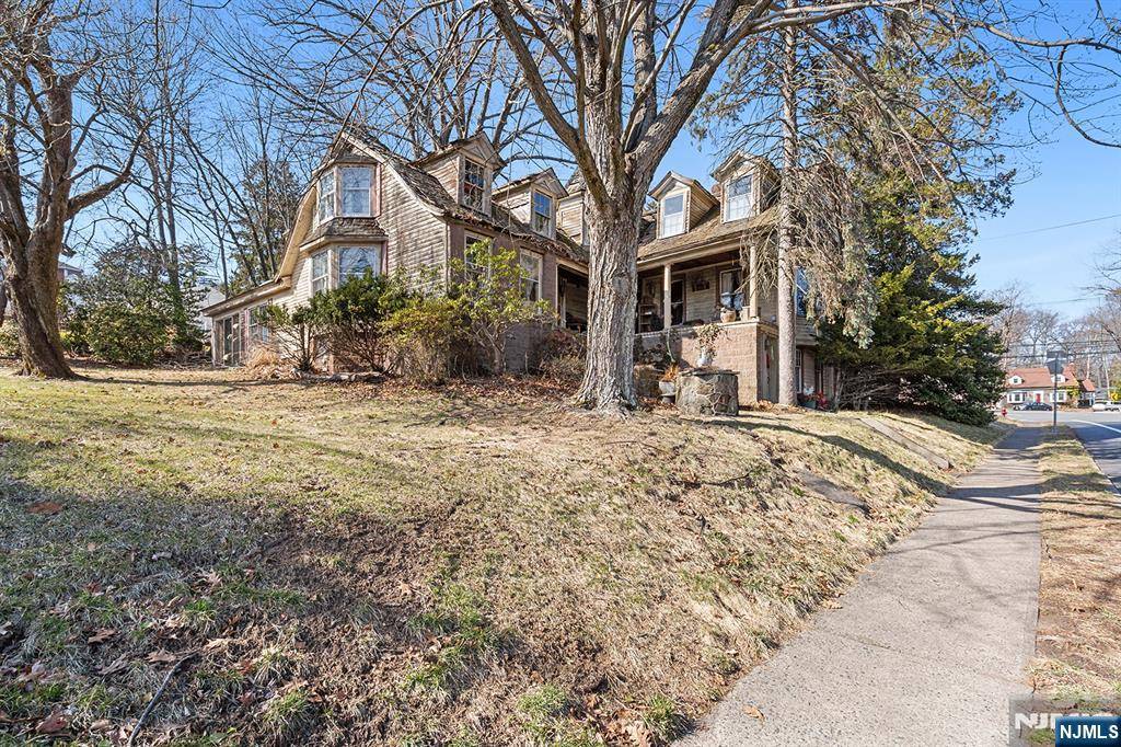 Hawthorne, NJ 07506,400 Goffle Hill RD