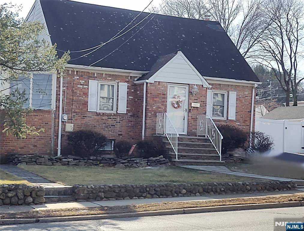 Waldwick, NJ 07463,104 Wyckoff AVE