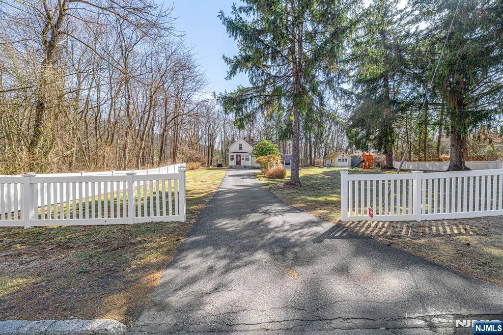 Wanaque, NJ 07456,23 Colfax