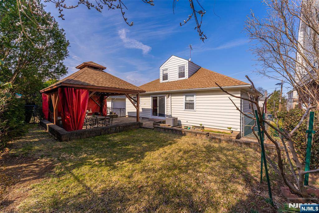 Kearny, NJ 07032,10 Pleasant PL