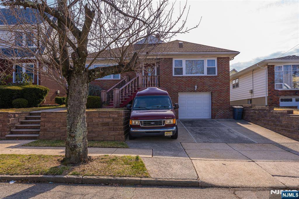 Kearny, NJ 07032,10 Pleasant PL