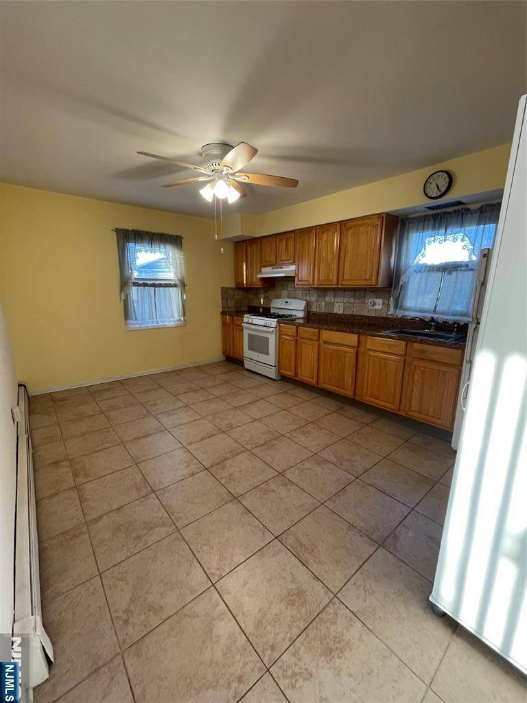 Garfield, NJ 07026,908 River DR #2