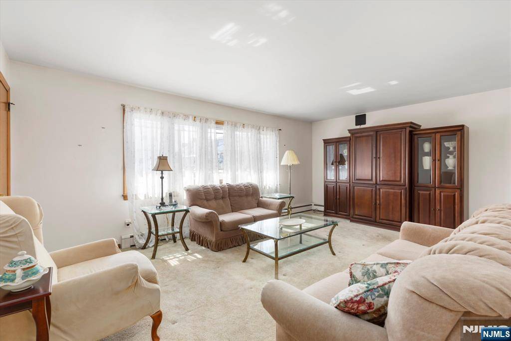 Kearny, NJ 07032,291 Laurel AVE