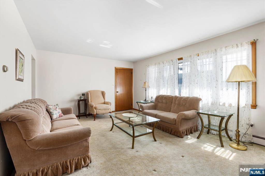 Kearny, NJ 07032,291 Laurel AVE