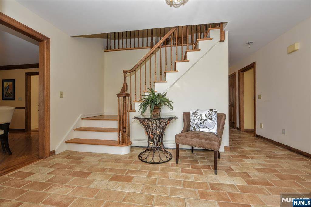 Park Ridge, NJ 07656,6 Laurier WAY