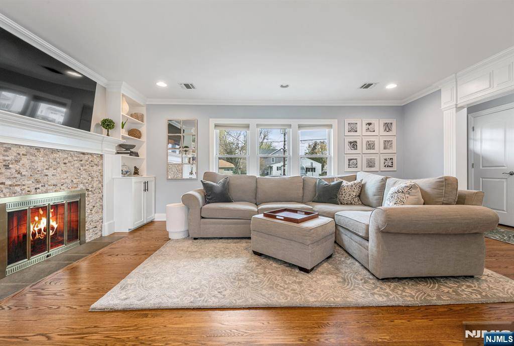 River Edge, NJ 07661,334 Oak AVE