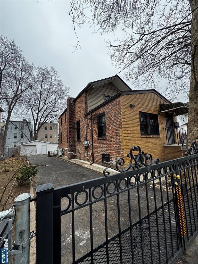 Newark, NJ 07106,50-52 Stuyvesant AVE