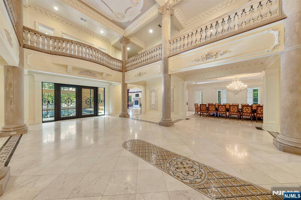 Saddle River, NJ 07458,105 Chestnut Ridge RD
