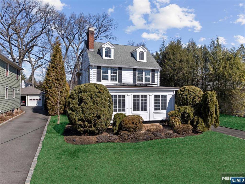 Tenafly, NJ 07670,85 Norman PL