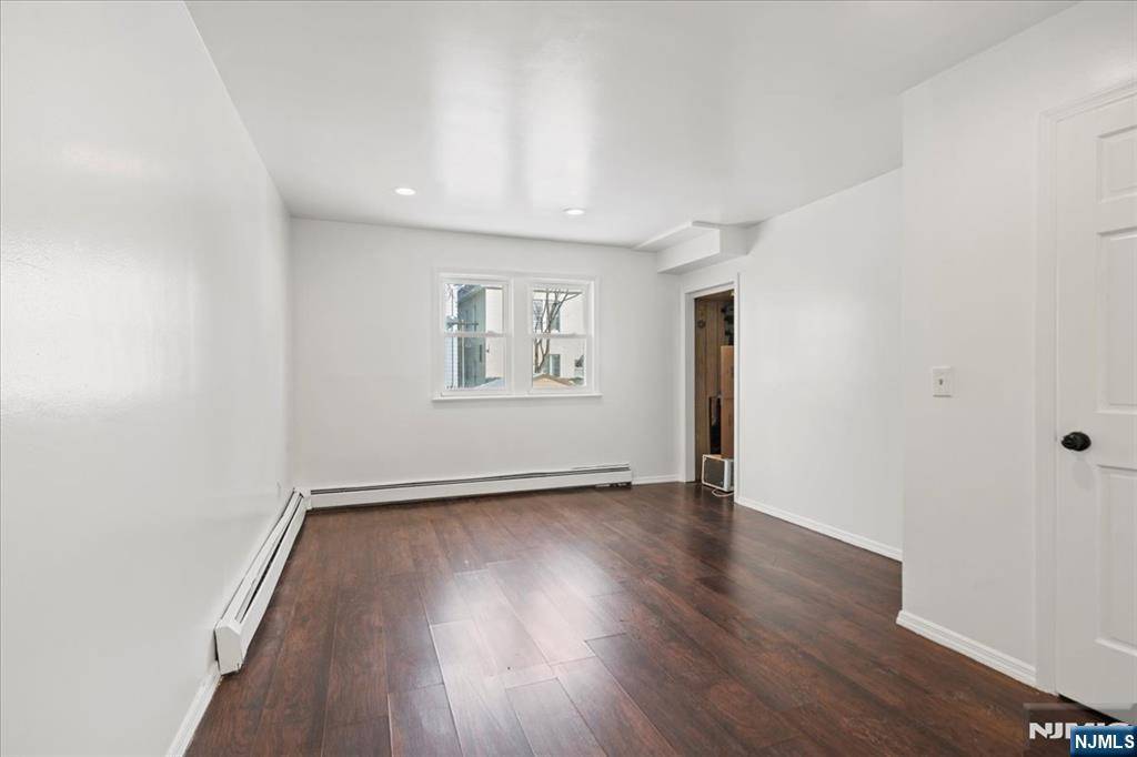 Elizabeth, NJ 07202,627 Montgomery
