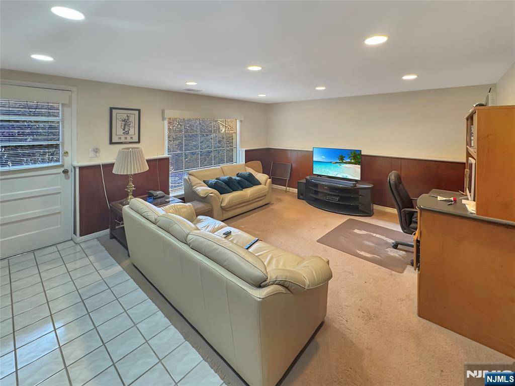 Fair Lawn, NJ 07410,16-12 George ST