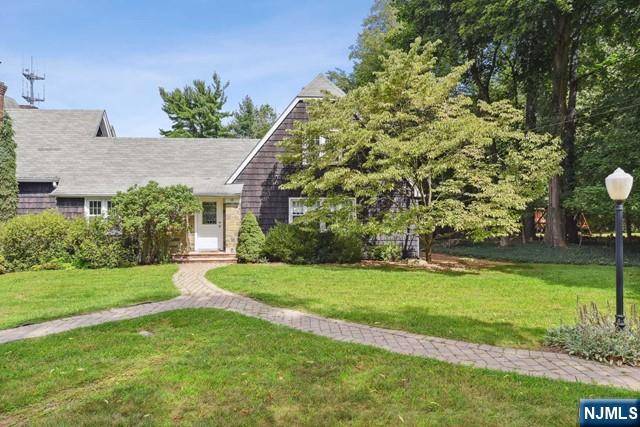 Allendale, NJ 07401,15 E Orchard ST