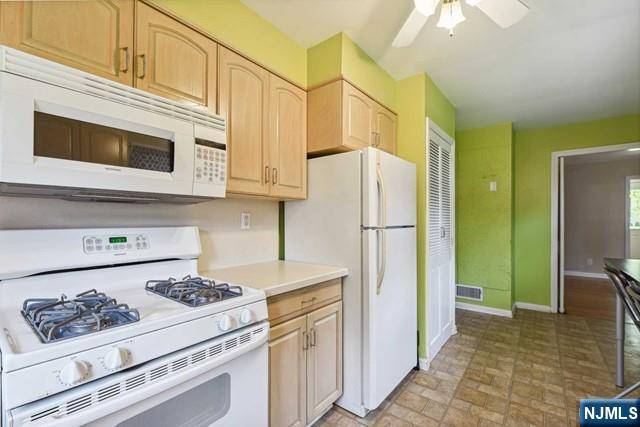 Allendale, NJ 07401,15 E Orchard ST