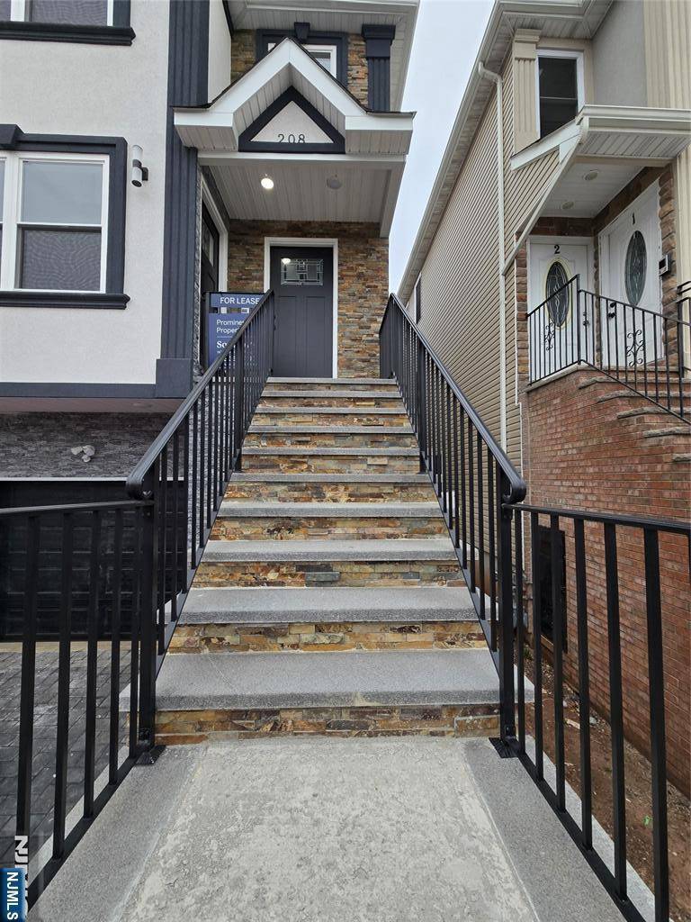 Elizabeth, NJ 07206,208 Atlantic ST #2nd floor