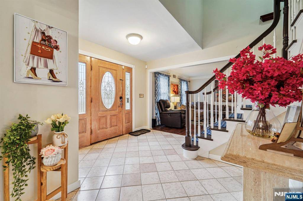 Jefferson Township, NJ 07438,3 Lola CT