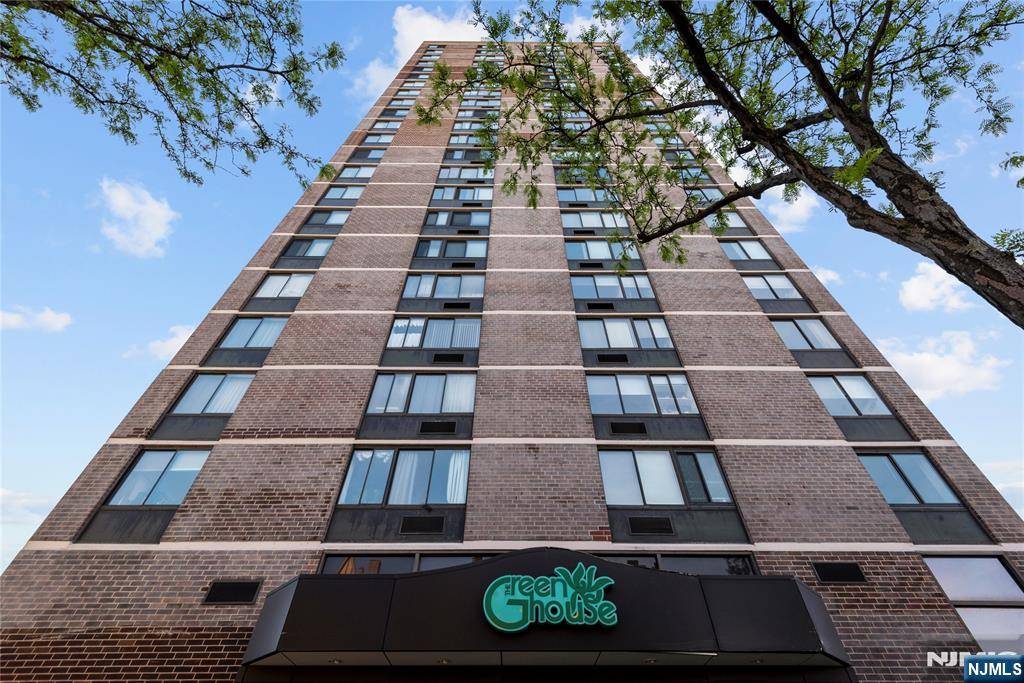 Cliffside Park, NJ 07010,770 Anderson AVE #9B