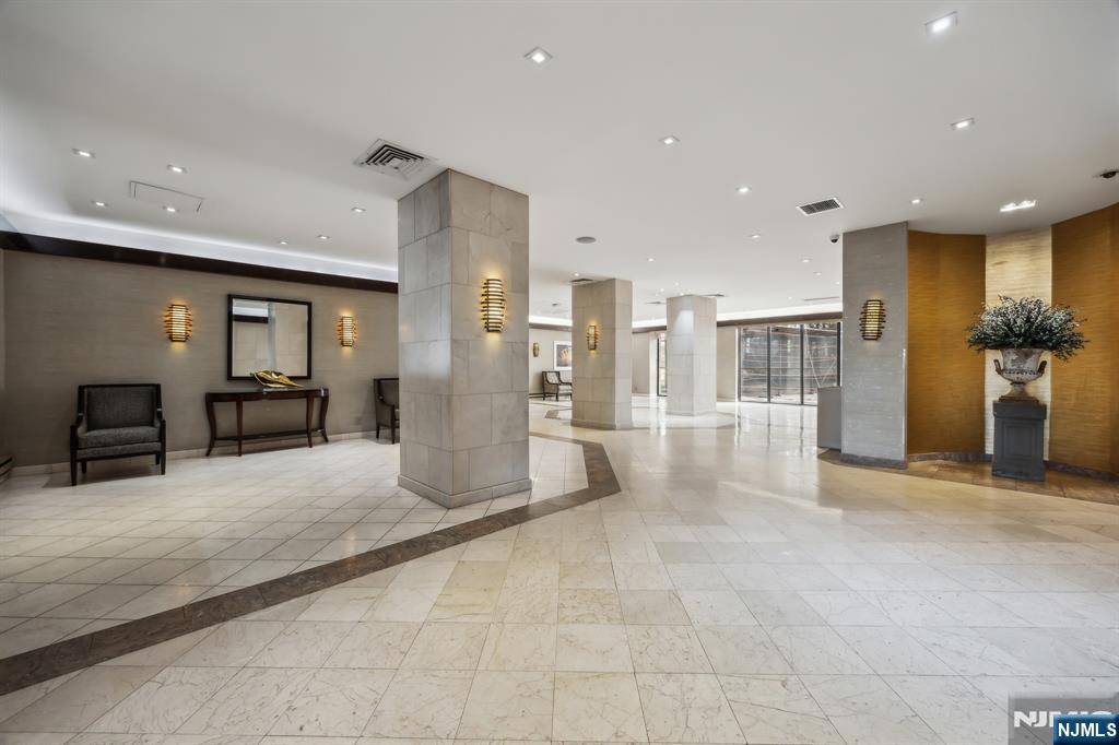 Cliffside Park, NJ 07010,300 Winston DR #2020