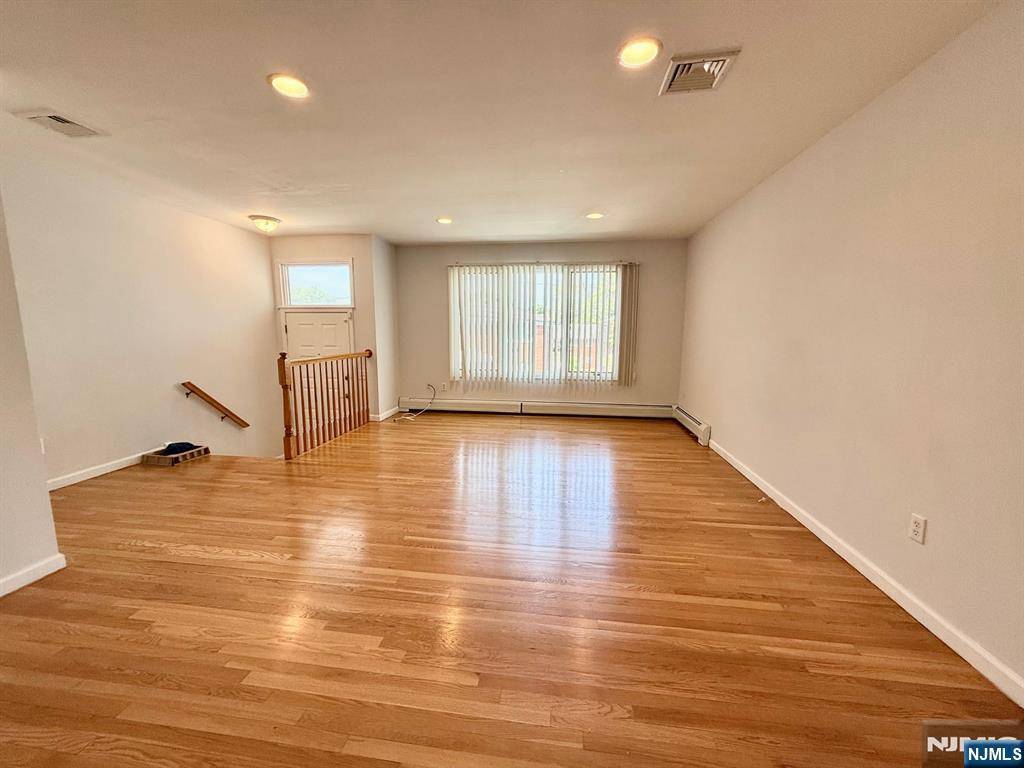 Fort Lee, NJ 07024,2436 3rd ST #A