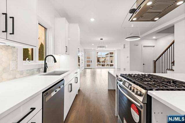 Cliffside Park, NJ 07010,366 Nelson AVE