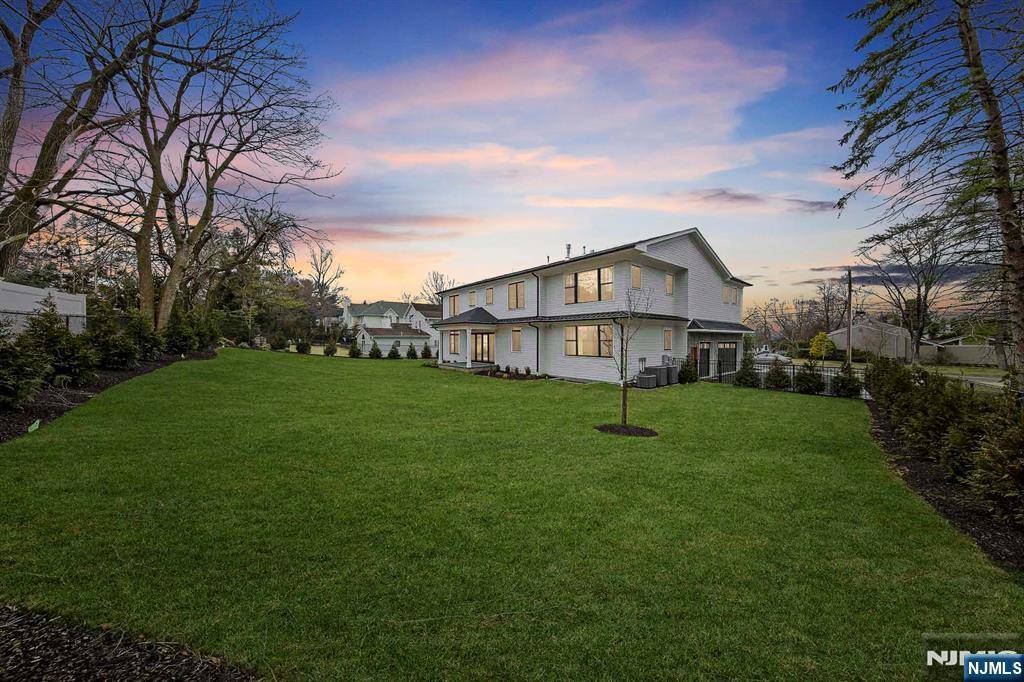 Closter, NJ 07624,37 Sherman AVE