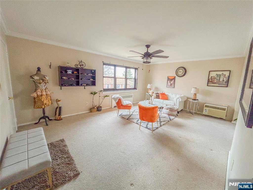 Westfield, NJ 07090,41 Sandra CIR #A2