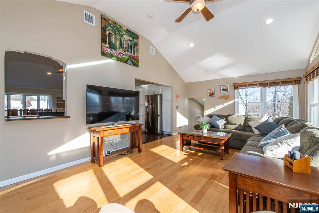 Woodcliff Lake, NJ 07677,74 Wyandemere DR