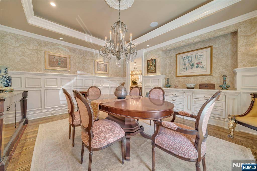 Englewood Cliffs, NJ 07632,74 Roberts RD