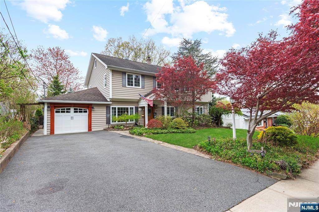 River Edge, NJ 07661,155 Howland AVE