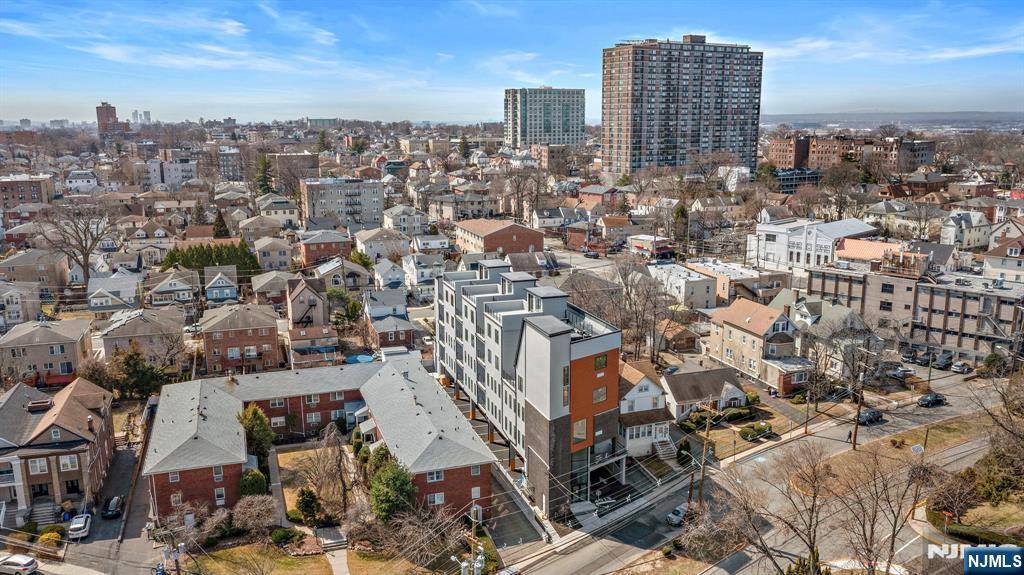 Fort Lee, NJ 07024,240 Columbia AVE