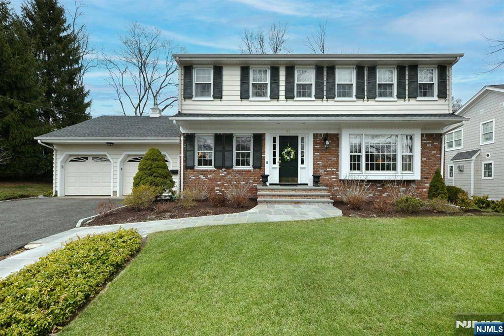Ho-ho-kus, NJ 07423,51 Ardmore RD