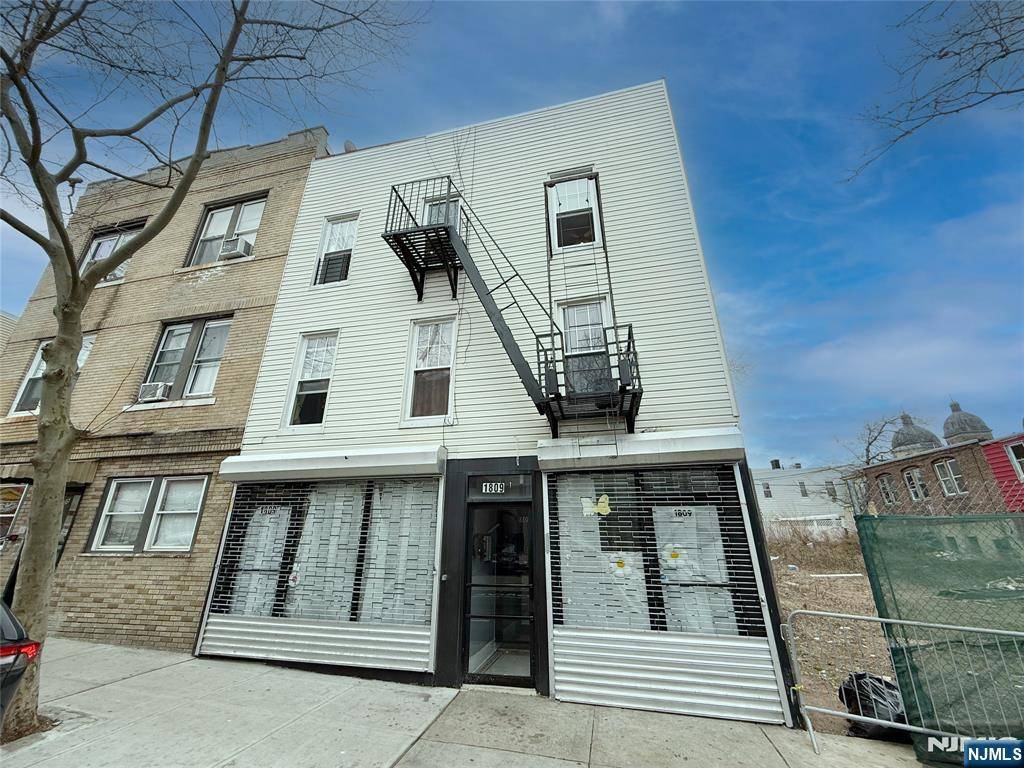 Union City, NJ 07087,1809 Bergenline AVE