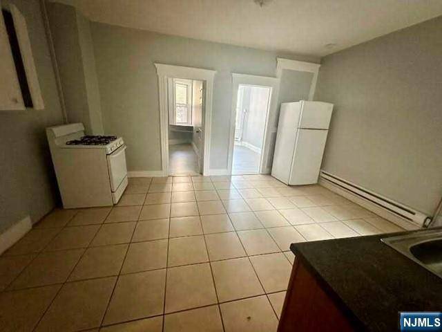Passaic, NJ 07055,166 8th ST