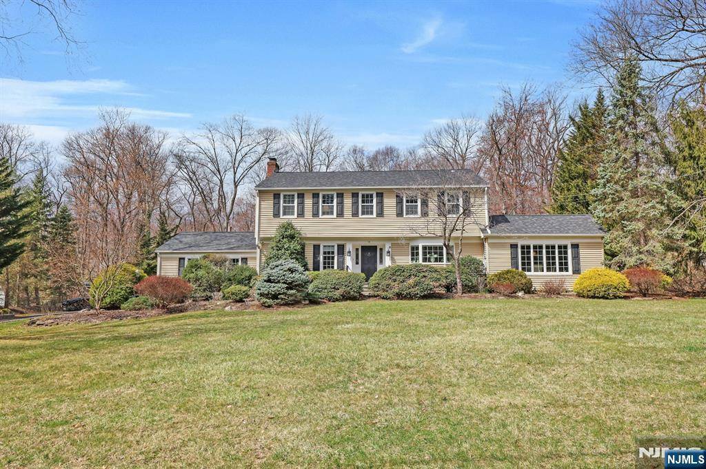 Woodcliff Lake, NJ 07677,16 Shield DR