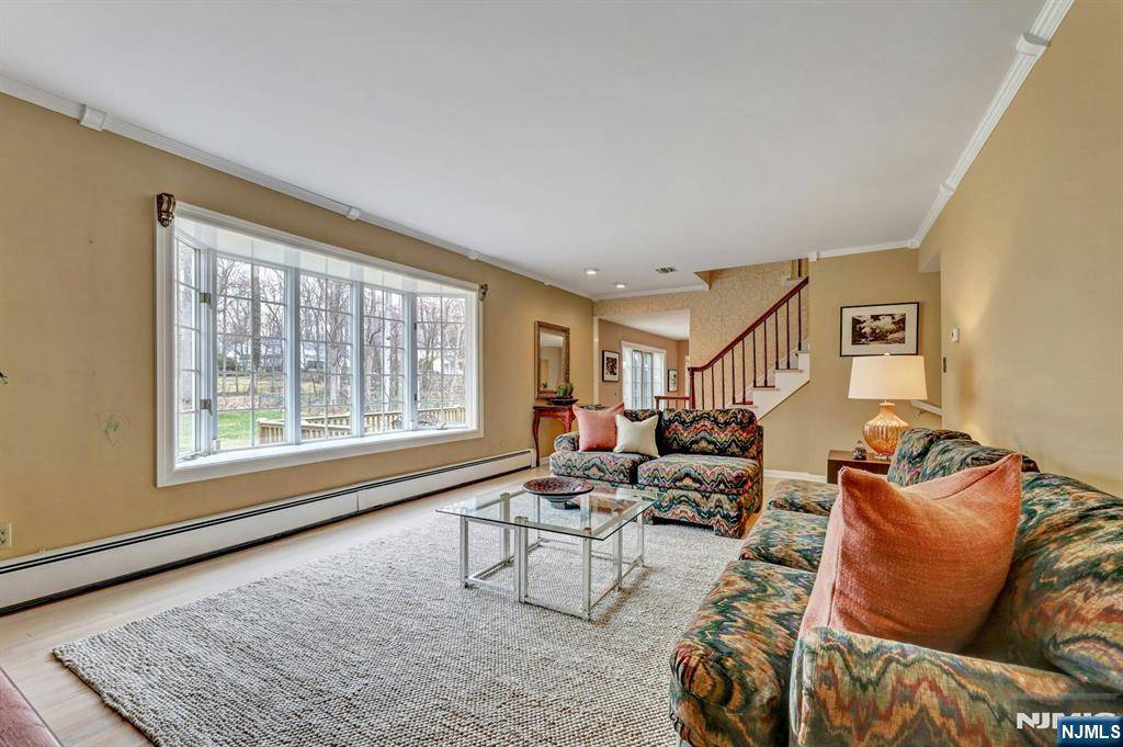Woodcliff Lake, NJ 07677,16 Shield DR
