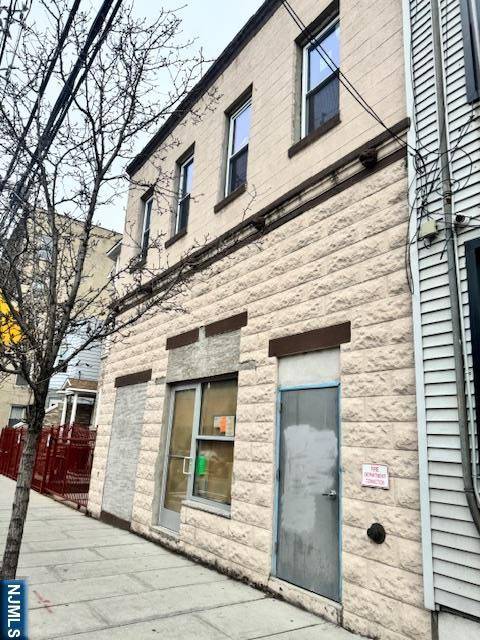 Union City, NJ 07087,2404 Summit AVE